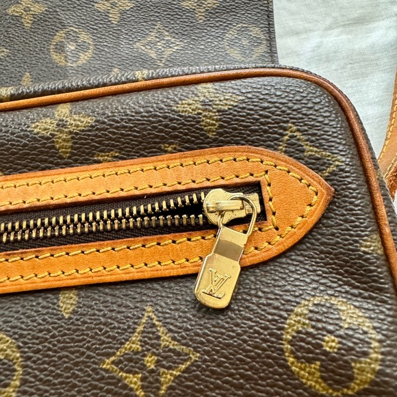 Louis Vuitton St. Germain Crossbody Bag - Picture 9 of 14